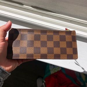 ✨ONE DAY ONLY✨LOWEST PRICE Louis Vuitton Damier Wallet • Insert • Small Pouch